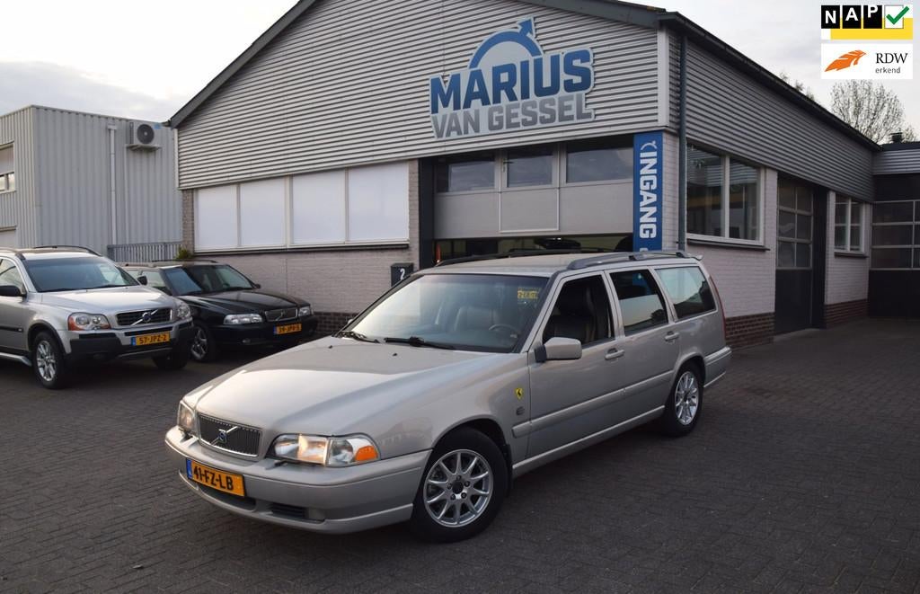 Volvo V70 2.4 Automaat Lpg G3 170 pk, Auto's, Volvo, Gebruikt, Zwart, Beige, 2435 cc