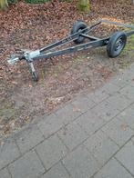 Onderstel caravan met oplooprem en 4 uitdraai steunen., Ophalen