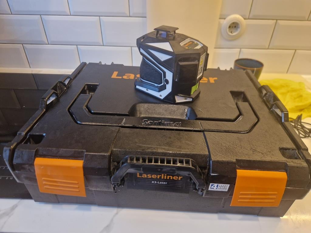 Laserliner X3 Pro Laser - Defect (aan/uit-knop defect), Doe-het-zelf en Verbouw, Ophalen of Verzenden, Gebruikt, Licht