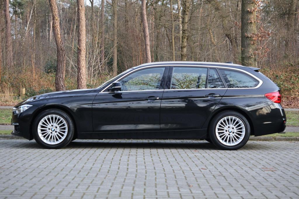 BMW 3-serie Touring 318i Luxury Edition AUT | Org NL | Leder, Auto's, BMW, Automaat, Gebruikt, Euro 6, 1465 kg