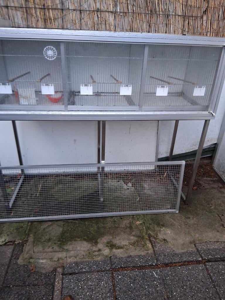 1.      3 vaks trespa kooi, Dieren en Toebehoren, Vogels | Hokken en Kooien, Ophalen of Verzenden, Aluminium, Vogelkooi