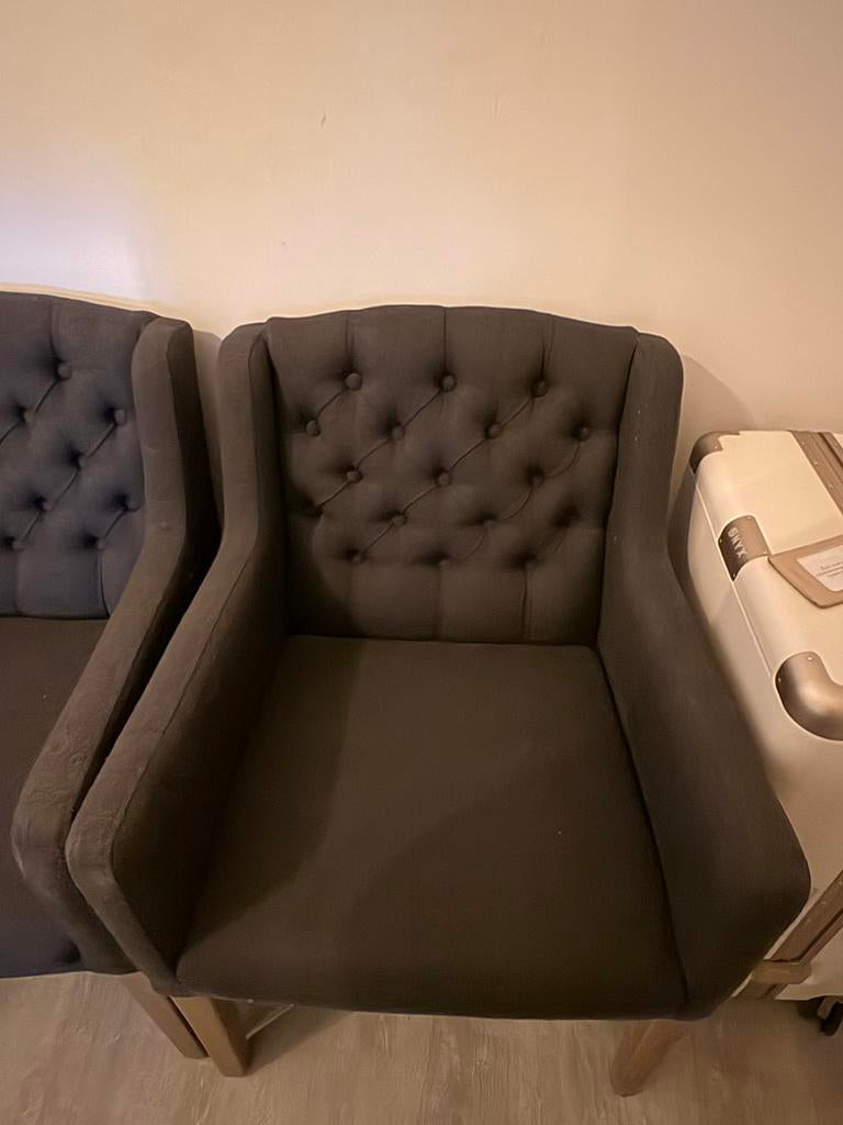 2 eetkamerstoelen gecapitonneerd, Huis en Inrichting, Stoelen, Ophalen, Gebruikt, Twee, Landelijk