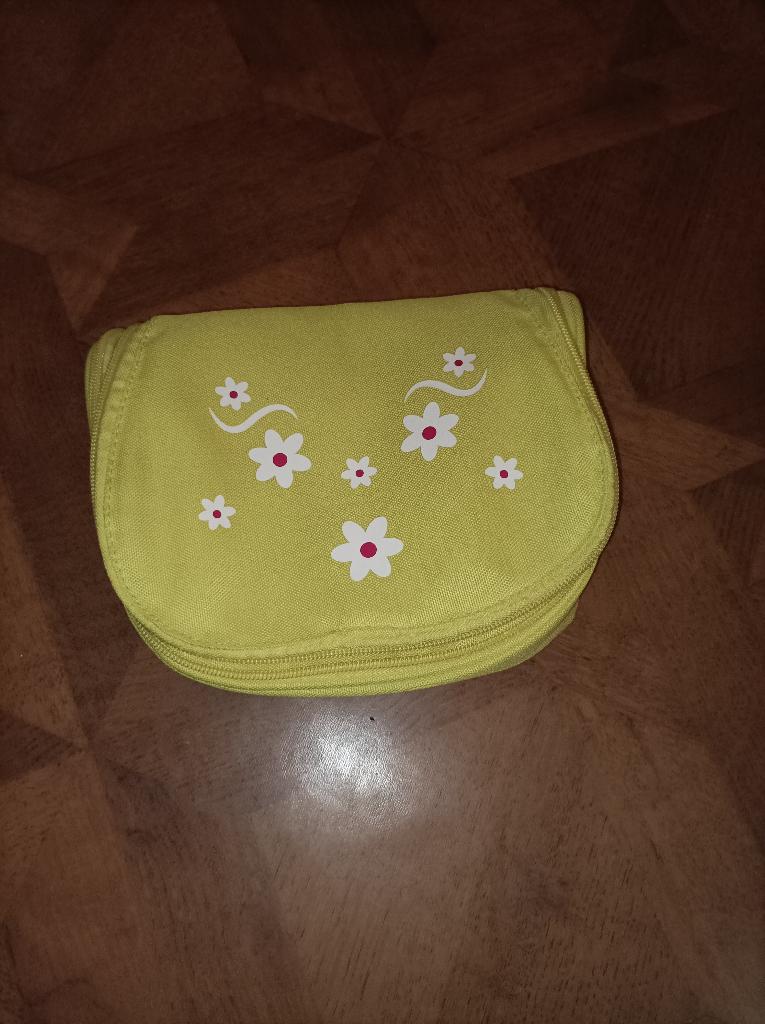 Zwitsal toilettas 5 euro per stuk, Sieraden, Tassen en Uiterlijk, Toilettassen, Ophalen of Verzenden, Zo goed als nieuw, Geel