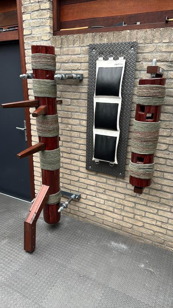 2 Houten Training Dummies (Wooden Dummies), Ophalen, Gebruikt, Kung-Fu, Vechtsportmateriaal