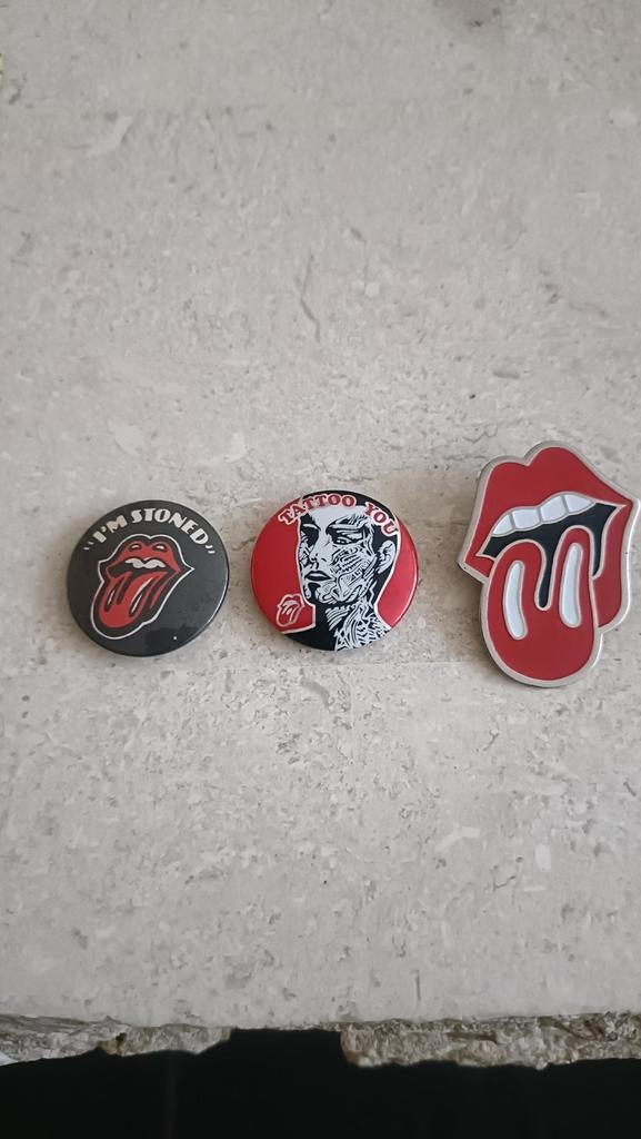 3 Vintage Rolling Stones Speldjes - Speciaal, Verzamelen, Speldjes, Pins en Buttons, Ophalen of Verzenden