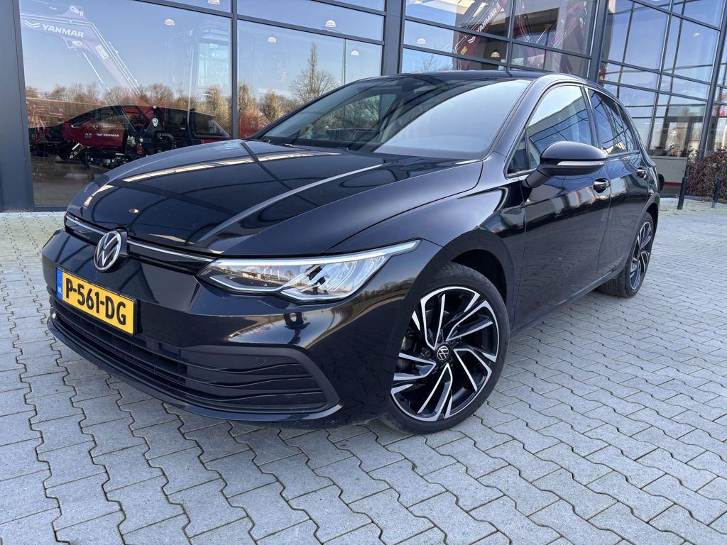 Volkswagen Golf 8 2.0 TDI Life Navi ACC PDC LED LMV 2020, Auto's, 730 kg, 150 pk, Zwart, 1365 kg