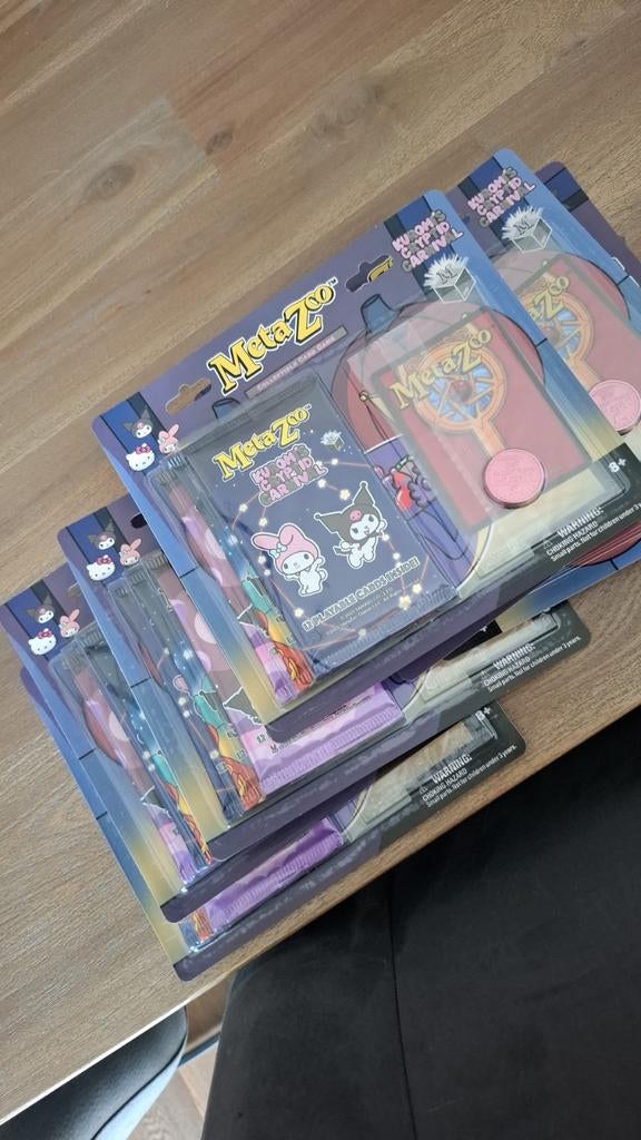 MetaZoo Kuromi's Cryptid Carnival, Hobby en Vrije tijd, Ophalen of Verzenden, Nieuw, Booster, Foil