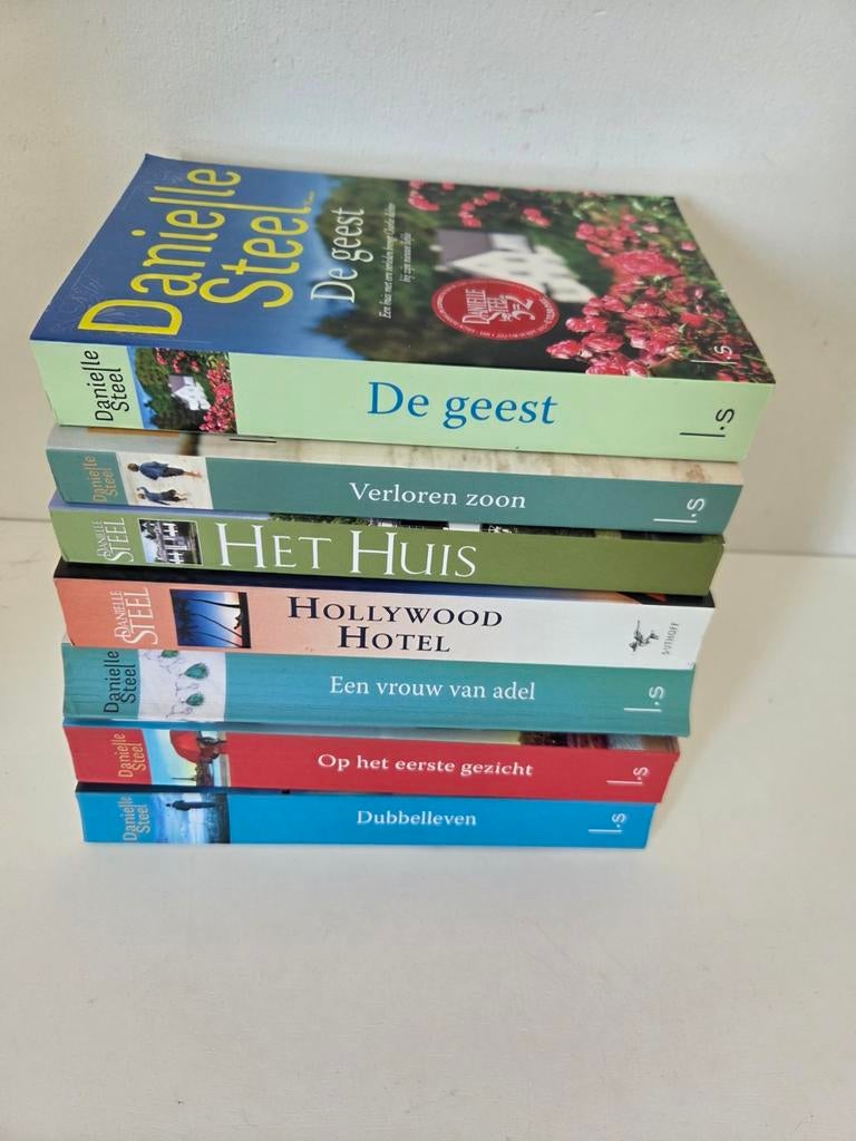 Danielle Steel 7 boeken voor € 5.00, Ophalen of Verzenden, Zo goed als nieuw