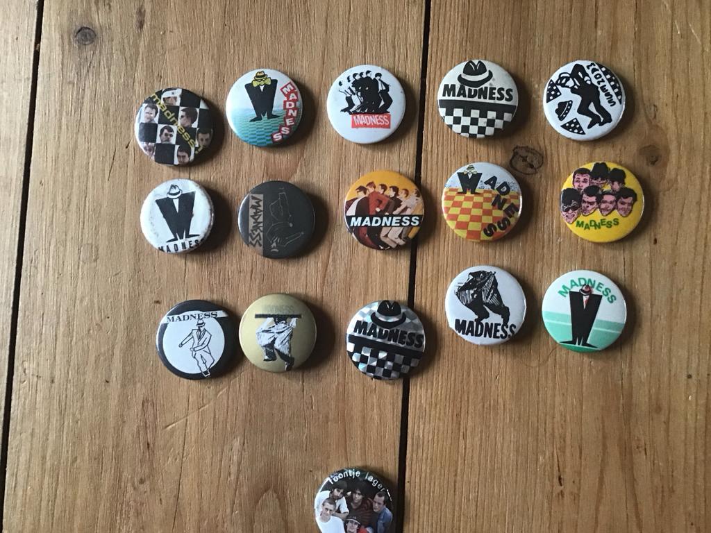 15 Vintage Skaband MADNESS buttons + 1 Toontje Lager TEAB, Ophalen of Verzenden, Gebruikt