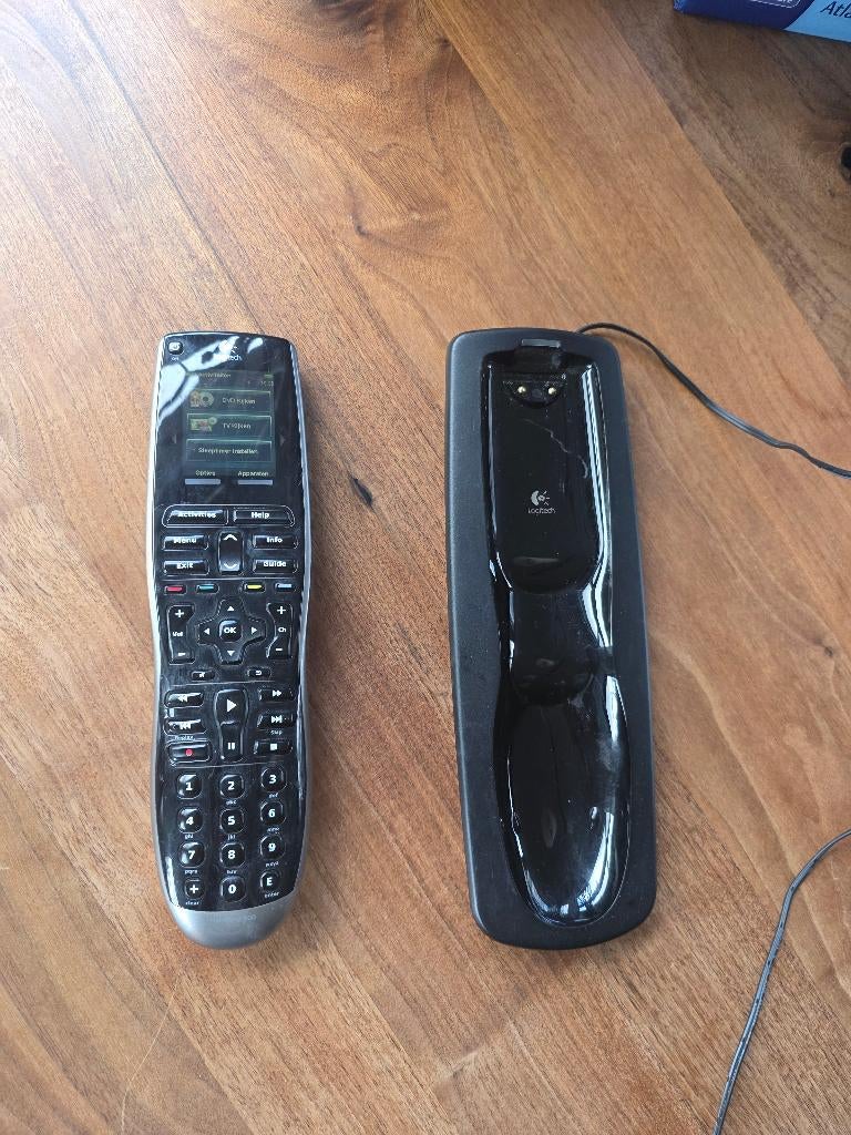 Logitech Harmony 900 afstandbediening in zeer goede staat, Game console, Ophalen of Verzenden, Zo goed als nieuw, Origineel