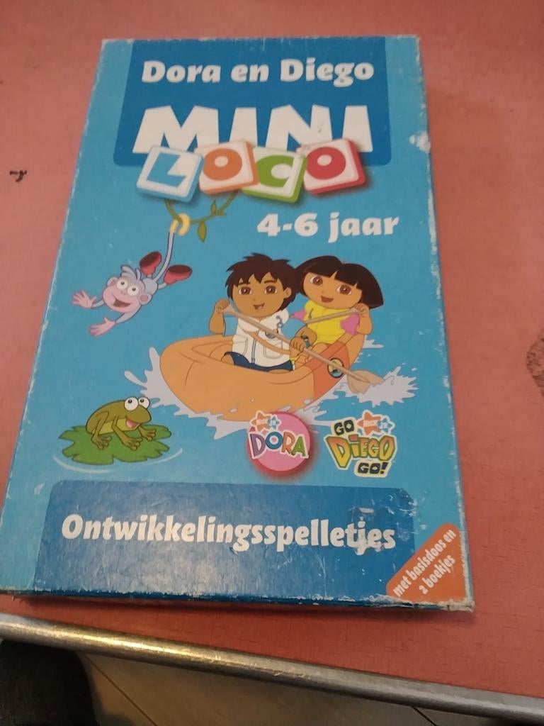 Minni loco dora en Diego bazesdoos en 2 boekjes nu voor € 10, Ophalen of Verzenden, Gebruikt, Taal en Lezen