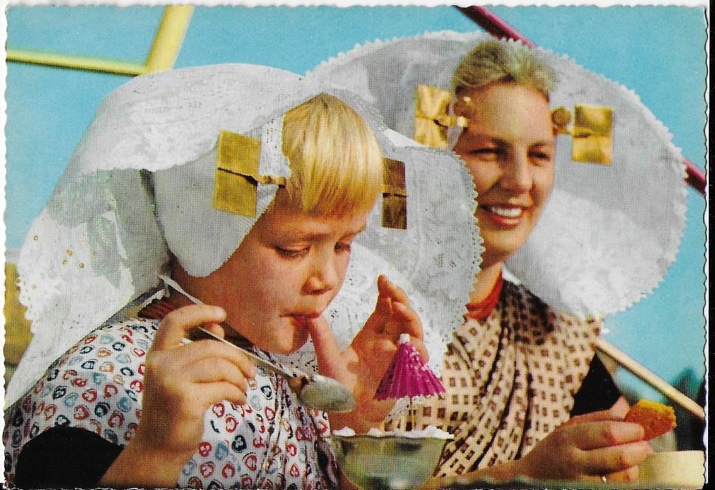 Sus407 Ongelopen ansichtkaart klederdracht zeeland, Ophalen of Verzenden, 1980 tot heden, Ongelopen, Zeeland
