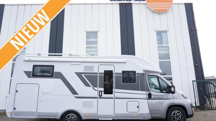 Adria Coral Plus 670 DL, Caravans en Kamperen, Campers, Bedrijf, tot en met 3, Half-integraal, Adria, Fiat, Diesel, Automaat, Cassettetoilet