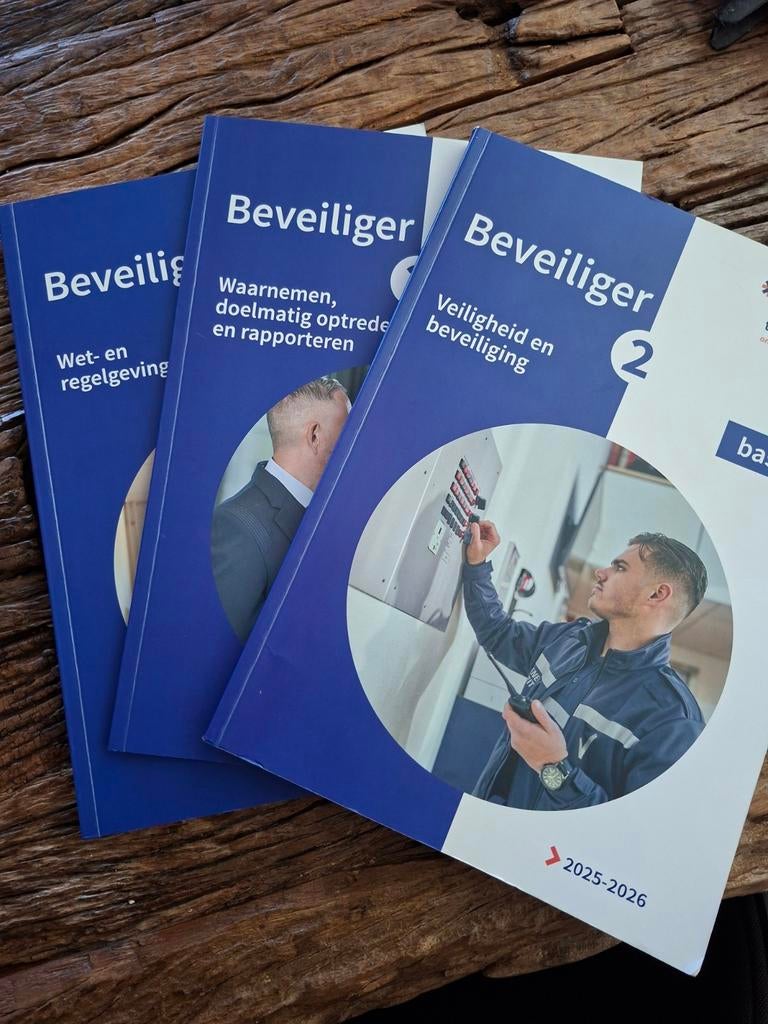 Beveiliger 2 Wet- en regelgeving basis, Boeken, Ophalen of Verzenden, Zo goed als nieuw, Overige niveaus, Nederlands
