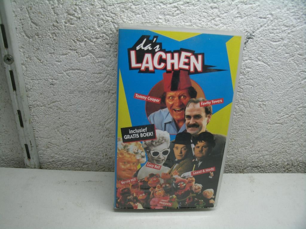 vhs 135b da's lachen, Cd's en Dvd's, VHS | Film, Alle leeftijden, Ophalen of Verzenden, Zo goed als nieuw
