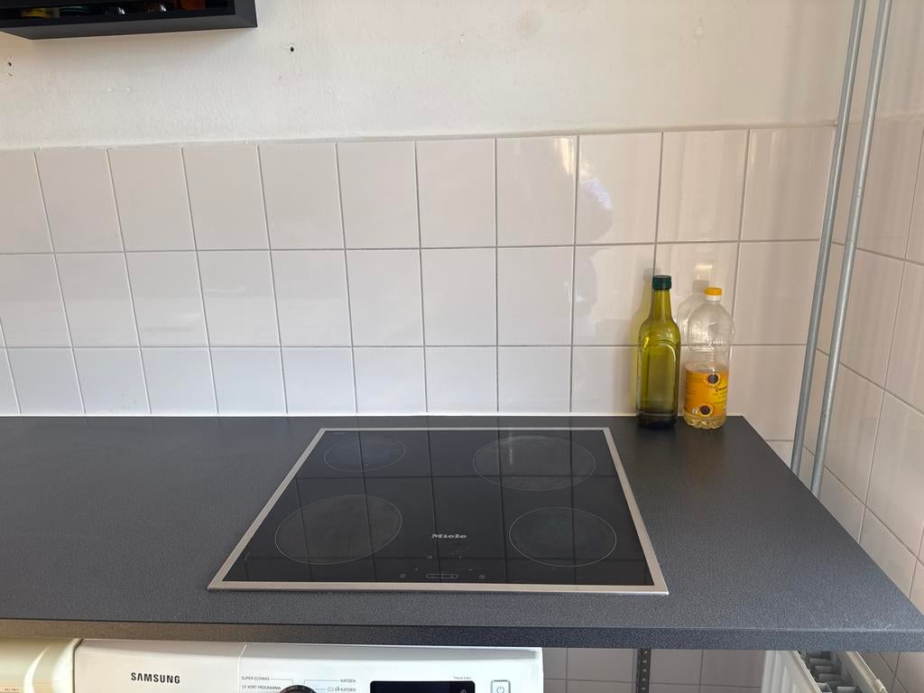 Keukenblad met Miele inductie kookplaat, Witgoed en Apparatuur, Kookplaten, Gebruikt, Inbouw, Inductie, 4 kookzones, Ophalen
