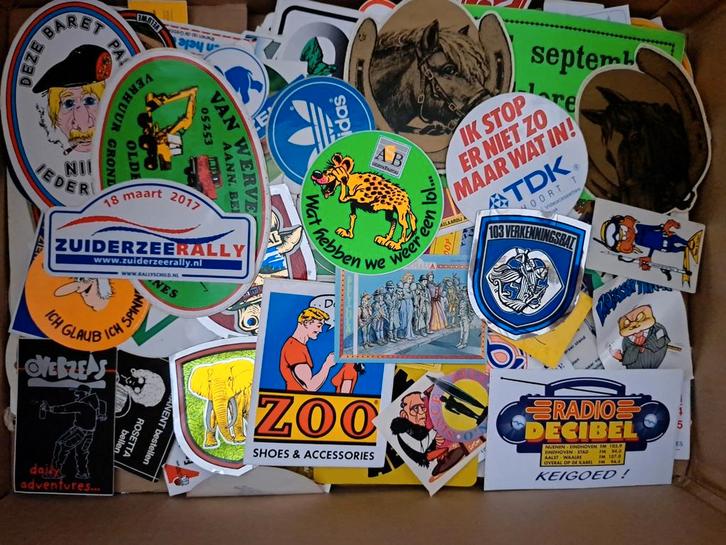 Ruim 5 kilo vintage stickers doos stickers partij stickers, Verzamelen, Stickers, Zo goed als nieuw, Ophalen of Verzenden