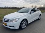 Mercedes-Benz E-Klasse 1.8 E200 CGI Coupe AUT 2011 Grijs, Auto's, Mercedes-Benz, Achterwielaandrijving, 1800 kg, Zwart, 4 cilinders