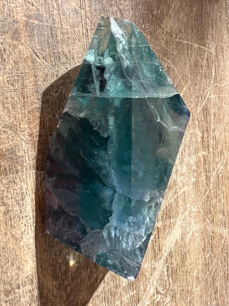 Fluoriet prachtig groen van kleur en mooi doorzichtig, Ophalen of Verzenden, Mineraal