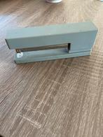 Grijze nietmachine voor kantoor of thuisgebruik, Ophalen of Verzenden, Gebruikt