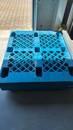4 plastic blokpallets gratis, Doe-het-zelf en Verbouw, Kratten en Dozen, Ophalen, Zo goed als nieuw, Minder dan 35 cm