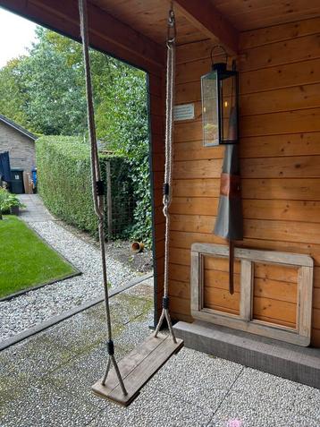 Houten schommel. Met 1,95m PH touw beschikbaar voor biedingen