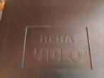 HEMA VIDEOTHEEK HUUR VHS VIDEORECORDER IN KOFFER. MERK FUNAI, Verzenden