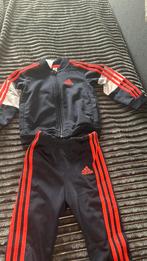 Adidas pakje maat 68/74, Kinderen en Baby's, Ophalen of Verzenden, Jongetje of Meisje, Zo goed als nieuw, Pakje