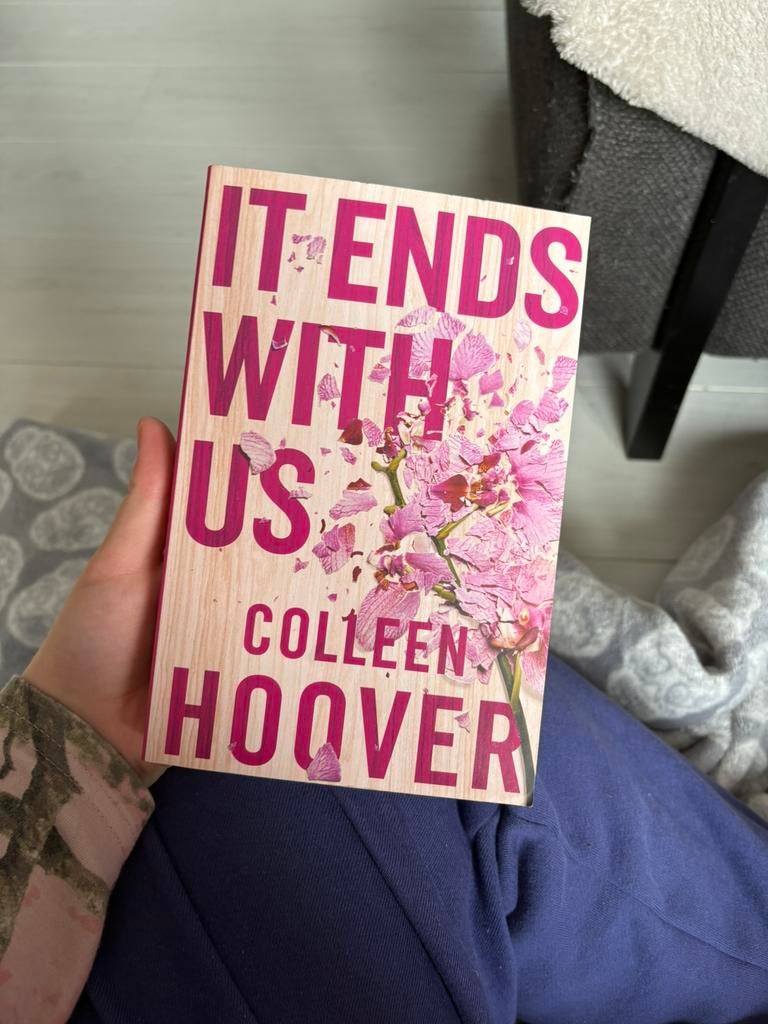 Colleen Hoover - IT ENDS WITH US, Boeken, Romans, Ophalen of Verzenden, Nieuw, Colleen Hoover
