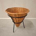 Jaren 60/70 rieten winkelmand mand, Huis en Inrichting, Woonaccessoires | Schalen en Manden, Ophalen, Zo goed als nieuw, Rond