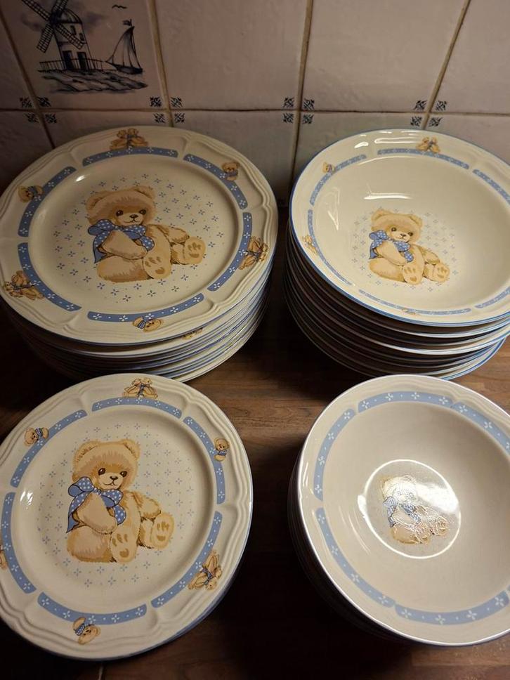 Zeer mooi gaaf eet. Servies beertje, Antiek en Kunst, Antiek | Servies compleet, Ophalen