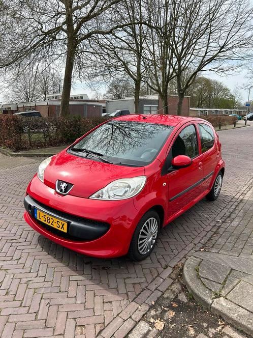 Peugeot 107 1.0 12V 5DR 2009 Rood, Auto's, Peugeot, Particulier, Airbags, Airconditioning, Centrale vergrendeling, Radio, Benzine