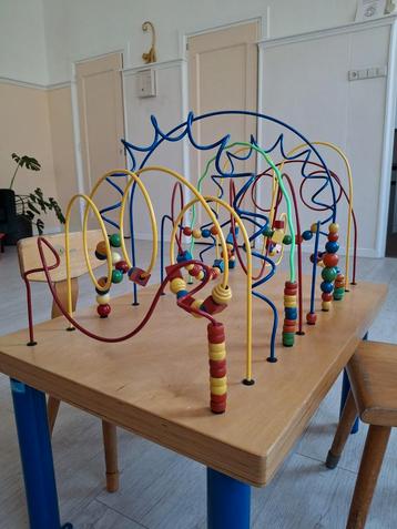 Houten kralenbaan tafel beschikbaar voor biedingen