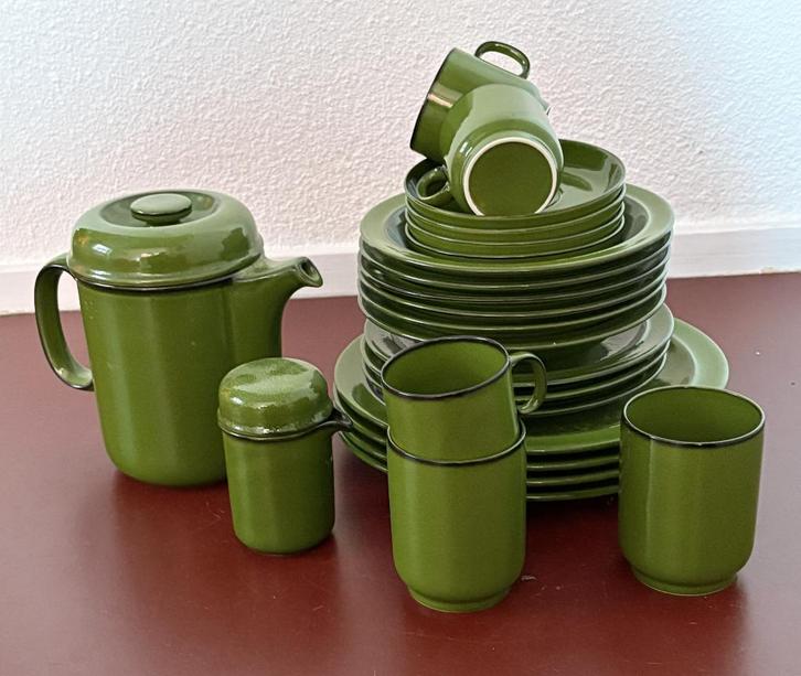 vintage servies, Huis en Inrichting, Keuken | Servies, Gebruikt, Bord(en), Overige stijlen, Aardewerk, Ophalen of Verzenden