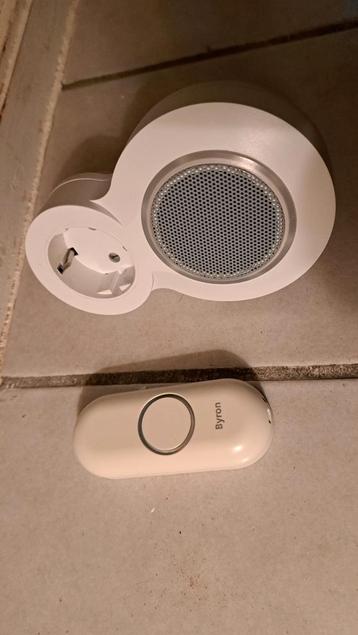 Byron Draadloze Deurbel met Stopcontact beschikbaar voor biedingen