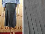 Vintage grijze wollen rok met plooien maat M | 13, Kleding | Dames, Rokken, Grijs, Maat 38/40 (M), Vintage, Onder de knie