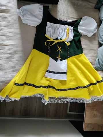 Oktoberfest jurkje en schort beschikbaar voor biedingen