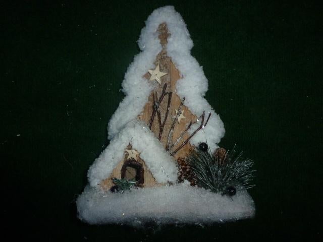 NIEUW 5 leuke kerst decoratie kerstboom met huisje 25 cm, Ophalen of Verzenden, Nieuw
