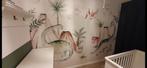 Studio Wallz Dino World Behang, Huis en Inrichting, Stoffering | Behang, Ophalen of Verzenden, 10 tot 25 m², Rood, Kindvriendelijk