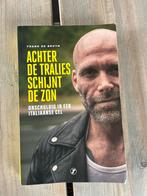 Frank de Bruyn - Achter de tralies schijnt de zon, Ophalen of Verzenden, Zo goed als nieuw, Frank de Bruyn