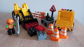 Duplo 4688   team construction  graafmachine en kiepauto.    beschikbaar voor biedingen