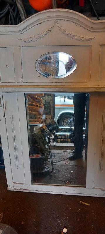 Antieke spiegel, geslepen glas beschikbaar voor biedingen