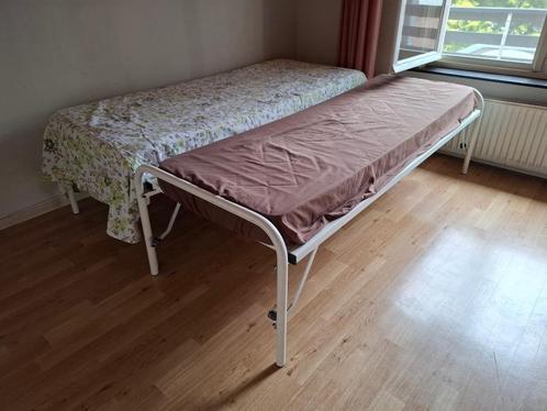 Logeerbed 1- of 2-persoons (uitklapbaar), Huis en Inrichting, Slaapkamer | Bedden, Zo goed als nieuw, Tweepersoons, 160 cm, 200 cm