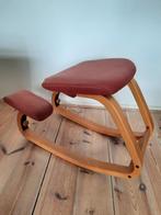 Stokke Varier Thatsit Ergonomische Knie Stoel Donker Rood, Huis en Inrichting, Bureaustoelen, Ophalen of Verzenden, Zo goed als nieuw