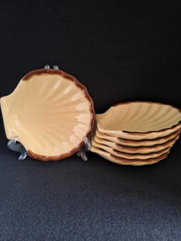 6 Vintage keramische schelpvormige schaaltjes Emile Henry  beschikbaar voor biedingen