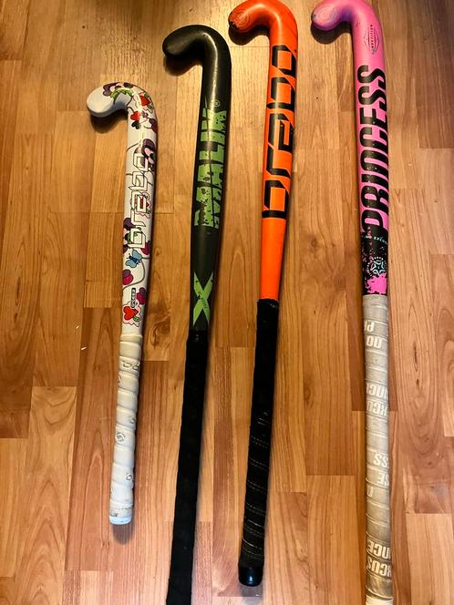 Vier Hockey Sticks en andere hockey spullen, Sport en Fitness, Hockey, Gebruikt, Stick, Ophalen of Verzenden