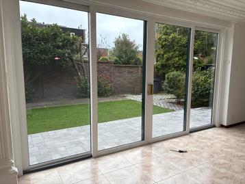 Glazen Schuifpui - Zo goed als nieuw beschikbaar voor biedingen