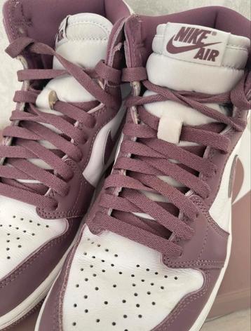 Nike air jordan one sneakers beschikbaar voor biedingen