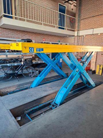 Hefbrug schaar Hofmann 4000 kg rijbaan 4.2 meter inbouw beschikbaar voor biedingen