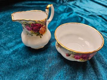 Old Country Roses, melkkannetje + suikerpot beschikbaar voor biedingen